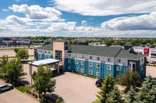 Prairie Crest Medicine Hat by IHG - 6