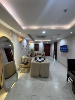 Gold Crest Saya Luxury Boutique 2 Bed Furnished Family Serviced Hotel Apartments Branded Padel City View Dha Phase 4 Lahore - 2