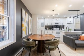 The Urban Haven 4BR in the Heart of Plateau MTL - 8
