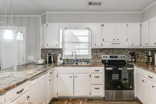 2 Mi to Dtwn Vidalia! Pet-Friendly Retreat w/ Yard - 4
