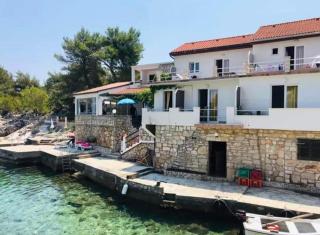 Roso Seafront House - 9