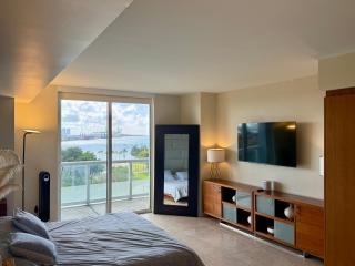 Luxury Building with Ocean Views in Downtown - 4