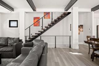 Luxe Indy Home - Walk to Dining - Game Room - Family - 9