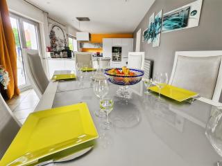 Maison Spacieuse et Confortable avec Grand Jardin - 6
