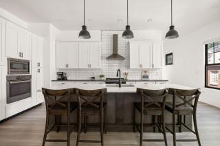 Luxe Indy Home - Walk to Dining - Game Room - Family - 2