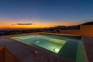 Mistiq Penthouse Private Rooftop Deck & Pool - 3