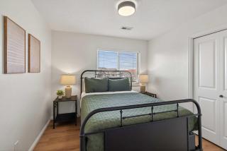 1J Top Floor Moab RedCliff Condo POOL & HOT TUB - 7