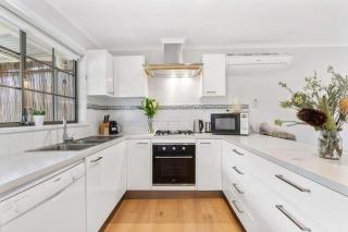 Banksia Beach House - 0