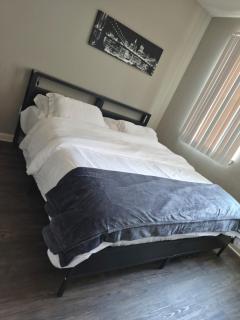 Comfy King Apartment Near Legacy West King Bed, Pool & Gym - 4