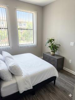 Comfy King Apartment Near Legacy West King Bed, Pool & Gym - 2