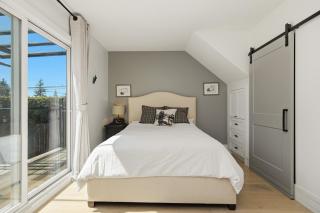 Elegant Main-Level 2BR Living in Kerrisdale - 7