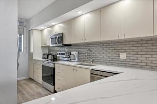 Beachplace 8 405 by FVC - 3