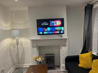 4Bedroom Home with Garden - 9