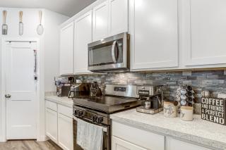 Pool & Dog Park Access! Porter Family Home w/ Yard - 1