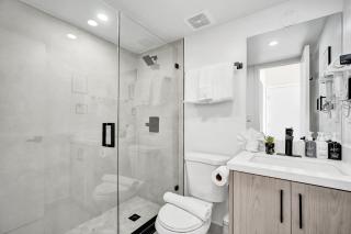 Cozy 2BR 2BA SoBe Escape 1 Min to the Ocean 203 - 1