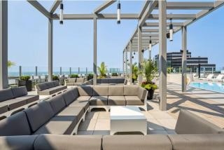 Steps to Stadiums & Nightlife, Luxe Apt w/Parking - 1