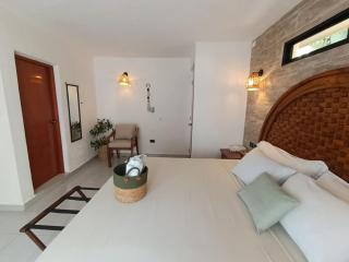 Private Full House with pool and cozy patio - 7