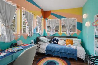 Walkable Downtown Craftsman Home - 7