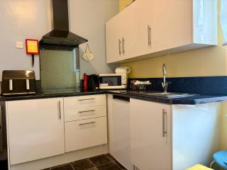 Winter Gardens Flat 3 - Family Apartment - 7