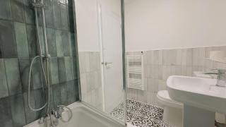 Deluxe Apartment in Erith, London - 5