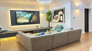 Posh One Bedroom Apartment wWiFi and Power - 9