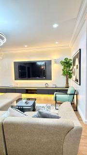 Posh One Bedroom Apartment wWiFi and Power - 7