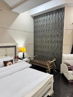 Midway Hotel & Restaurant - 5