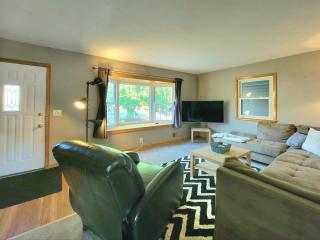 Cozy Home with Private Backyard, Close to Downtown - 0