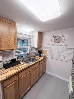 Completely renovated for you Mountain View Cottage - 4