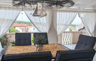 2 Bedroom Amazing Apartment In Vir - 4