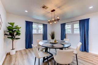 3BR Home, King Bed, Backyard, Garage, Workspace - 7