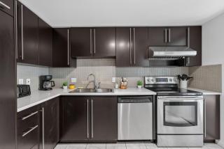 Luxury 3BR in Downtown Vancouver Steps to Burrard and Robson - 5