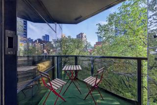Luxury 3BR in Downtown Vancouver Steps to Burrard and Robson - 3