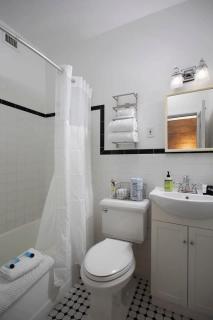Duval Street Suite w parking and heated pool - 2