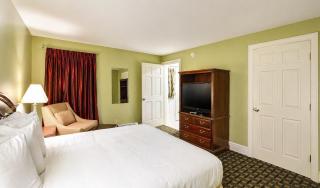 Colonial Motel - 2