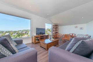 Panoramic Sea views 6BR Getaway at Murrays Bay - 5