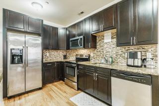 3 Sleek Private Room – Near Temple - 7