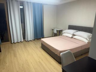 Nice and fresh Spacious Studio with Balcony in Clark - 0