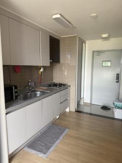 Nice and fresh Spacious Studio with Balcony in Clark - 6
