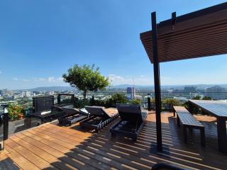 Luxe Valley Apartment - Views! - 3