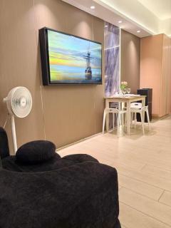 Venice Luxe Twin Bed Apt , Kitchen, sauna, pool - 3