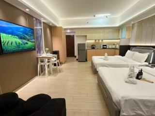 Venice Luxe Twin Bed Apt , Kitchen, sauna, pool - 2
