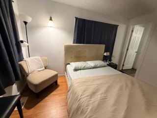 Cute little private Room with attached bath, Private Entrance, Parking & WIFI - 2
