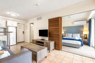 Sun & Surf Pad Resort Living, Alexandra Headland - 2