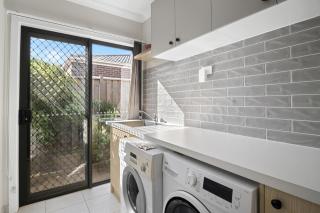 Garden Retreat 4-Bed House in Tarneit - 2