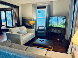 The Luxurious Midtown Man Camp - 9