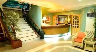 Richmond Plaza Hotel - 9