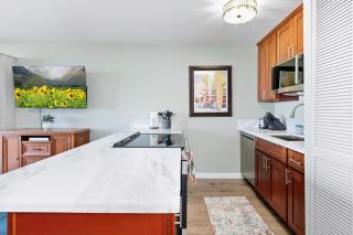 Beautiful remodeled Kihei Condo next to the Beach! - 1