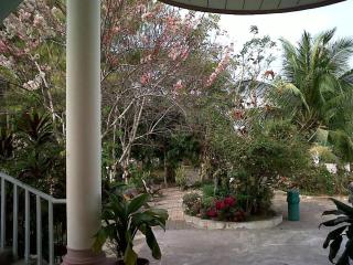 Kasem Garden Hotel Surin - 5