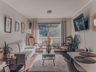 Hermoso Departamento Central en Concepción - hasta 4 camas - 2 Dormitorios - 1 Baño - 1 Estacionamiento - Mejor Evaluado en Chile 2023-2025 - Incluye Consola de Juegos Retro - Te ayudo con panoramas - 0